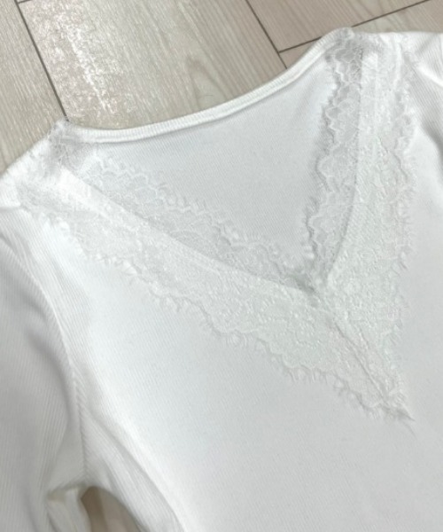 NANEA(ナネア)の「レースVネックロンT(Tシャツ/カットソー・レディース・ホワイト/ブラック・SMALL/MEDIUM)」の17枚目の写真