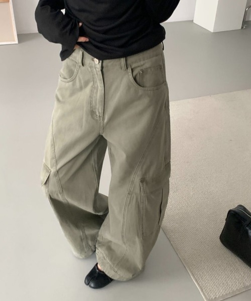 CHUN CHUN NOTES(チュンチュンノーツ)の「26AW/カーブシルエット ワイドカーゴパンツ(デニムパンツ・レディース・カーキ・L/M/S)」の9枚目の写真
