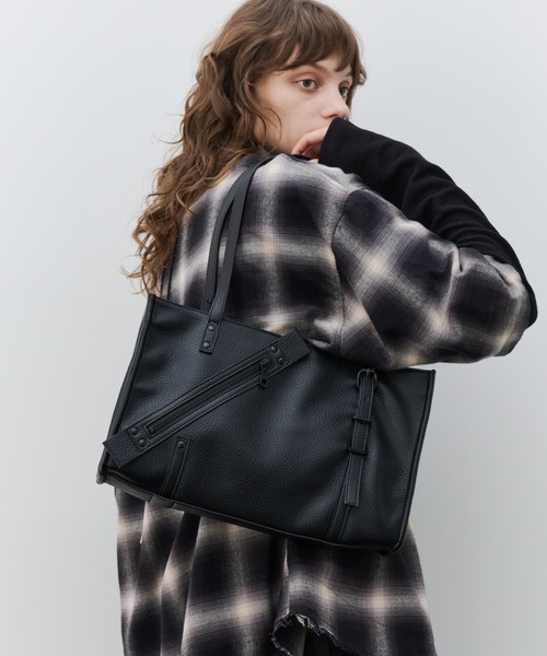 AIVER(アイバー)の「AIVER ワッフルレイヤードオンブレチェックシャツ(シャツ/ブラウス・メンズ・ブラック×ホワイト/ブラック×ブラック・LARGE/SMALL/MEDIUM)」の5枚目の写真