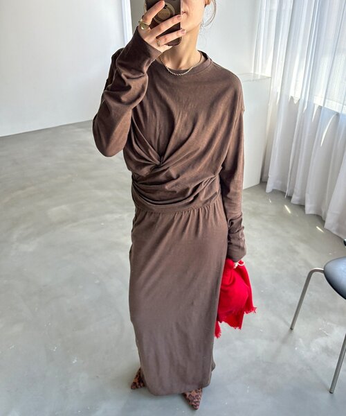 DouDou（ドゥドゥ）の「【OKOCHI企画】スラブドレープワンピース（ワンピース・レディース・ベージュ/ブラック/ブラウン・FREE）」の5枚目の写真