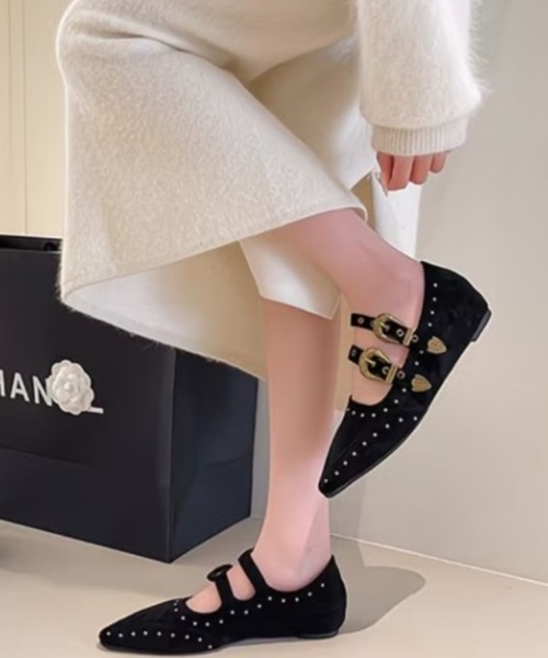 AVYL(アヴィル)の「ウエスタンバックル スタッズ ダブルストラップ メリージェーンパンプス(パンプス・レディース・ブラック/ベージュ/ブラウン・L/M/S)」の4枚目の写真