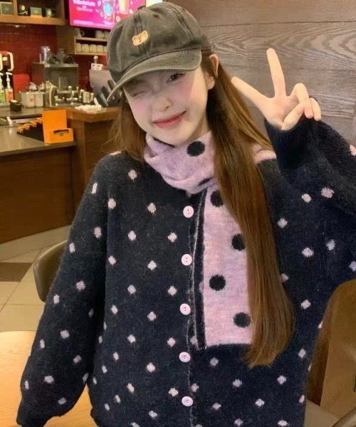 Teem Store(チームストア)の「マフラーセット ドット柄オーバーサイズニットカーディガン(ニット/セーター・レディース・グレー/ネイビー/ブラウン・M)」の12枚目の写真