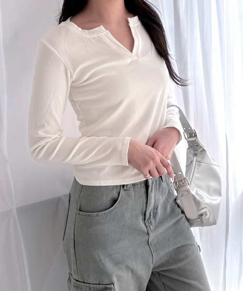 merrylatte（メリーラテ）の「スリットネック ストレッチ 細見え リブカットソー（Tシャツ/カットソー・レディース・ホワイト/グレー/ブラック・FREE）」の20枚目の写真
