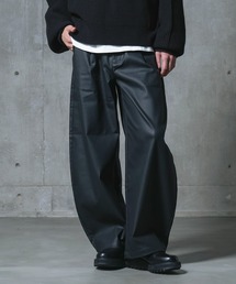 フェイクレザーバレルレッグパンツ【セットアップ対応】