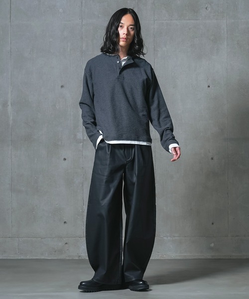 MDR(エムディアール)の「フェイクレザーバレルレッグパンツ【セットアップ対応】(その他パンツ・メンズ・ブラック・L/M)」の6枚目の写真