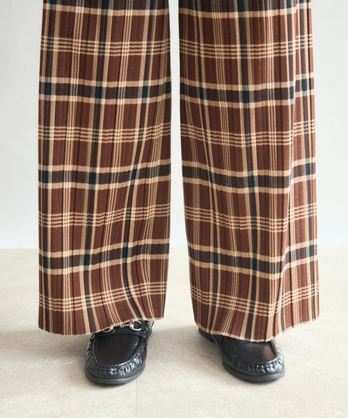 Pillini(ピリーニ)の「カットツイル裏起毛チェックプリーツパンツ(その他パンツ・レディース・ネイビー/ブラウン・MEDIUM)」の8枚目の写真