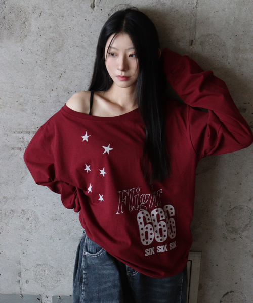 DEFYCLUBROBBERS(ディファイクラブロバース)の「FLIGHT 666 ボートネック ワンショルダー ロングスリーブ バーガンディ(Tシャツ/カットソー・レディース・その他・FREE)」の1枚目の写真