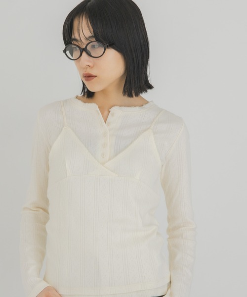 KBF(ケイビーエフ)の「アイレットキャミレイヤードトップス(Tシャツ/カットソー・レディース・ダークブラウン/グレー系その他/アイボリー・ONE)」の5枚目の写真