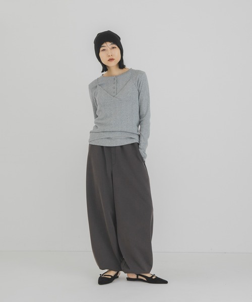 KBF(ケイビーエフ)の「アイレットキャミレイヤードトップス(Tシャツ/カットソー・レディース・ダークブラウン/グレー系その他/アイボリー・ONE)」の17枚目の写真
