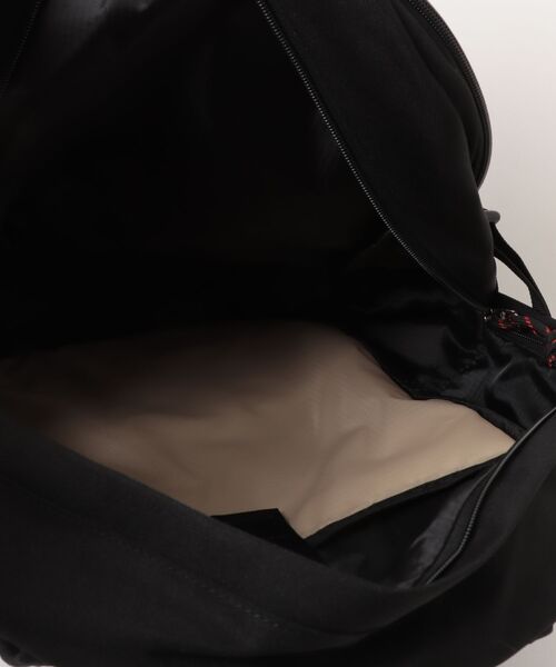 BEN DAVIS(ベンデイビス)の「【BEN DAVIS/ベンデイビス】【シンプルで合わせやすいデザインと、毎日の使いやすさを考えた機能性を両立】ボックスデイパック8500 MESH POCKET DAYPACK BDW-8500 保冷ポケット付 撥水 約31L 通学 通勤 旅行 PC収納可(バックパック/リュック・メンズ・ブルー/レッド/ブラック・FREE)」の7枚目の写真