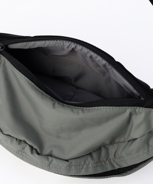 THE NORTH FACE(ザノースフェイス)の「THE NORTH FACE/ザ・ノース・フェイス Sweep スウィープ【NM72304】(ボディバッグ/ウエストポーチ・メンズ・ブルーグリーン/ベージュ・ONE SIZE)」の10枚目の写真