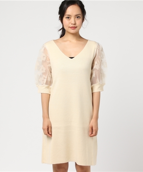 MERCURYDUO（マーキュリーデュオ）の「フロッキースリーブニットワンピース（ワンピース・レディース・ライトグレー/ボルドー/アイボリー・FREE）」の4枚目の写真