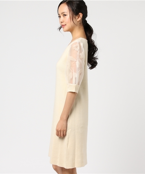 MERCURYDUO（マーキュリーデュオ）の「フロッキースリーブニットワンピース（ワンピース・レディース・ライトグレー/ボルドー/アイボリー・FREE）」の5枚目の写真