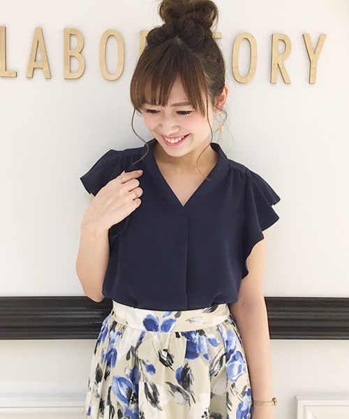 laboratory work(ラボラトリーワーク)の「フレアスリーブ ブラウス(シャツ/ブラウス・レディース・オフホワイト/ラベンダー/ネイビー・MEDIUM)」の2枚目の写真