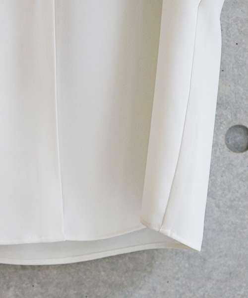 laboratory work(ラボラトリーワーク)の「フレアスリーブ ブラウス(シャツ/ブラウス・レディース・オフホワイト/ラベンダー/ネイビー・MEDIUM)」の9枚目の写真