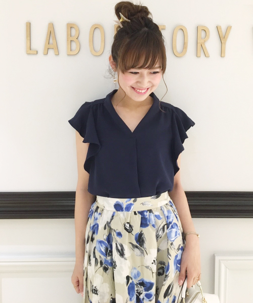 laboratory work(ラボラトリーワーク)の「フレアスリーブ ブラウス(シャツ/ブラウス・レディース・オフホワイト/ラベンダー/ネイビー・MEDIUM)」の16枚目の写真