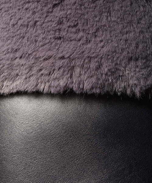 IEDIT（イディット）の「ＩＥＤＩＴ　選べるストラップがうれしい　エコ　ファー付きバケツ型トートバッグ（ショルダーバッグ・レディース・ブラック/ボルドー・ONE SIZE）」の5枚目の写真