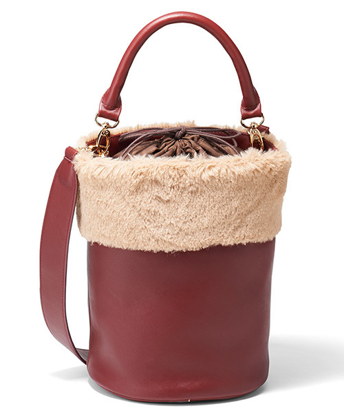 IEDIT（イディット）の「ＩＥＤＩＴ　選べるストラップがうれしい　エコ　ファー付きバケツ型トートバッグ（ショルダーバッグ・レディース・ブラック/ボルドー・ONE SIZE）」の9枚目の写真