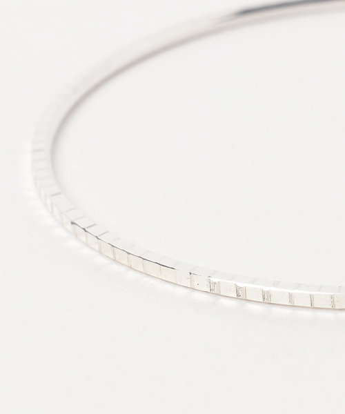 ieLS（イエルズ）の「「ieLS」SV925  シルバー カッティングバングル（バングル/リストバンド・メンズ・B/A/C・ONE SIZE）」の5枚目の写真