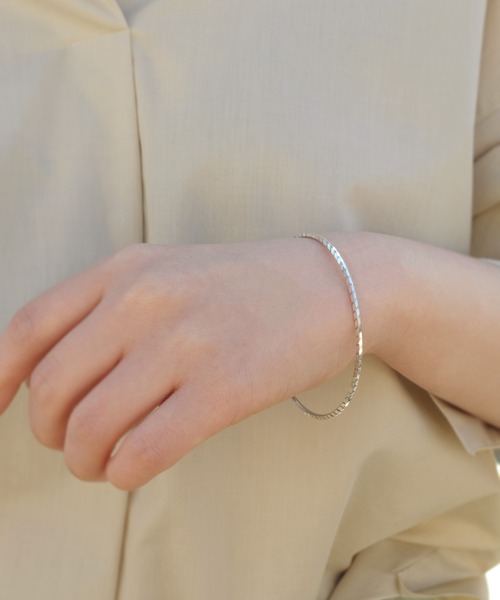 ieLS（イエルズ）の「「ieLS」SV925  シルバー カッティングバングル（バングル/リストバンド・メンズ・B/A/C・ONE SIZE）」の9枚目の写真