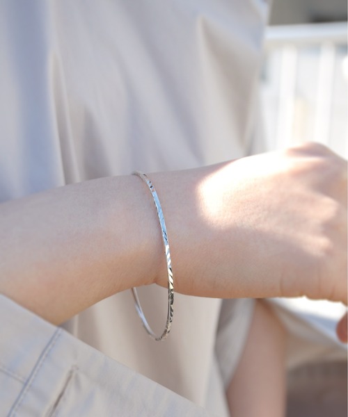ieLS（イエルズ）の「「ieLS」SV925  シルバー カッティングバングル（バングル/リストバンド・メンズ・B/A/C・ONE SIZE）」の8枚目の写真