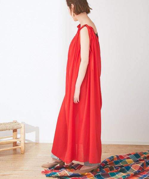 Abahouse Devinette(ドゥヴィネット)の「ギャザードロストマキシワンピース(ワンピース・レディース・ベージュ/レッド/マルチ・FREE)」の5枚目の写真