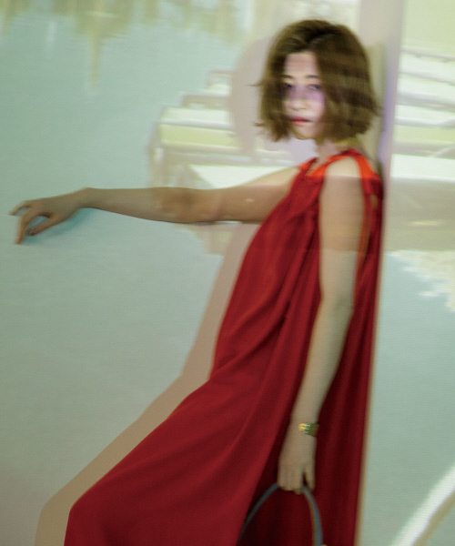 Abahouse Devinette(ドゥヴィネット)の「ギャザードロストマキシワンピース(ワンピース・レディース・ベージュ/レッド/マルチ・FREE)」の15枚目の写真