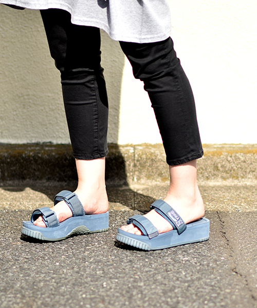 SHAKA（シャカ）の「【SHAKA / シャカ】BUNGY SLIDE PLATFORM（サンダル・レディース・スモークピンク/ホワイト/ラベンダー/グレー/グレイッシュブルー/ブラック/モカ・5/6/7）」の6枚目の写真