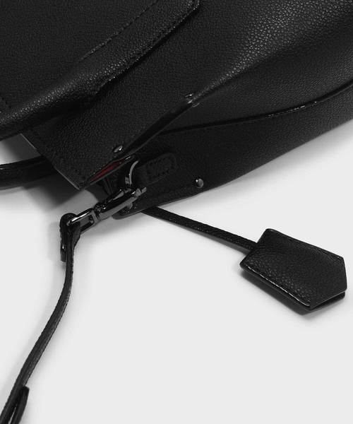 CHARLES & KEITH(チャールズ & キース)の「クラシックトップハンドルバッグ / CLASSIC TOP HANDLE BAG(トートバッグ・レディース・ブラック/ブルー/ライトピンク/レンガ・S)」の7枚目の写真