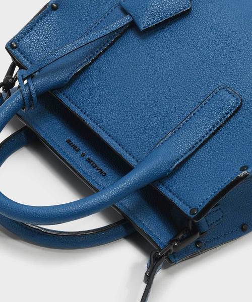 CHARLES & KEITH(チャールズ & キース)の「クラシックトップハンドルバッグ / CLASSIC TOP HANDLE BAG(トートバッグ・レディース・ブラック/ブルー/ライトピンク/レンガ・S)」の10枚目の写真