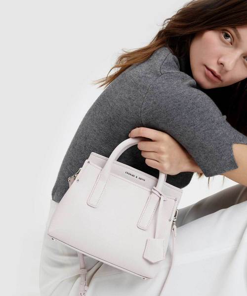 CHARLES & KEITH(チャールズ & キース)の「クラシックトップハンドルバッグ / CLASSIC TOP HANDLE BAG(トートバッグ・レディース・ブラック/ブルー/ライトピンク/レンガ・S)」の14枚目の写真