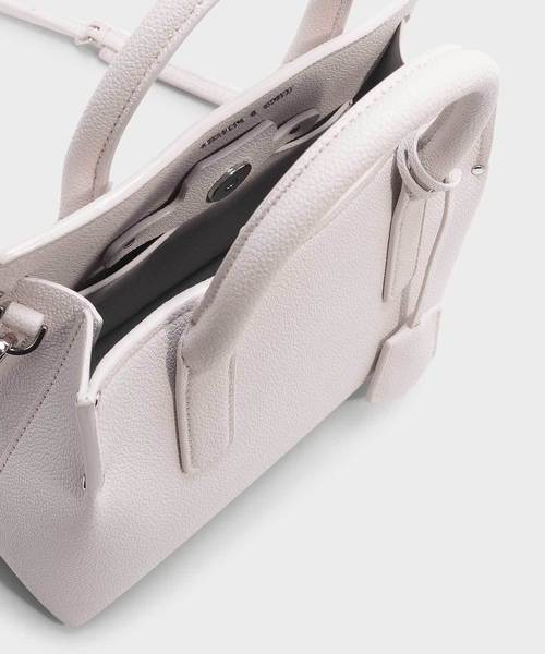 CHARLES & KEITH(チャールズ & キース)の「クラシックトップハンドルバッグ / CLASSIC TOP HANDLE BAG(トートバッグ・レディース・ブラック/ブルー/ライトピンク/レンガ・S)」の17枚目の写真