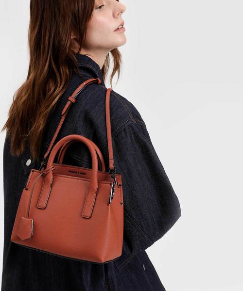CHARLES & KEITH(チャールズ & キース)の「クラシックトップハンドルバッグ / CLASSIC TOP HANDLE BAG(トートバッグ・レディース・ブラック/ブルー/ライトピンク/レンガ・S)」の19枚目の写真