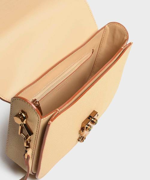 CHARLES & KEITH（チャールズ & キース）の「ロボットディテールプッシュロックバッグ / Robot Detail Push-Lock Bag（ショルダーバッグ・レディース・ブラック/ベージュ/サックスブルー/マルーン・M）」の13枚目の写真