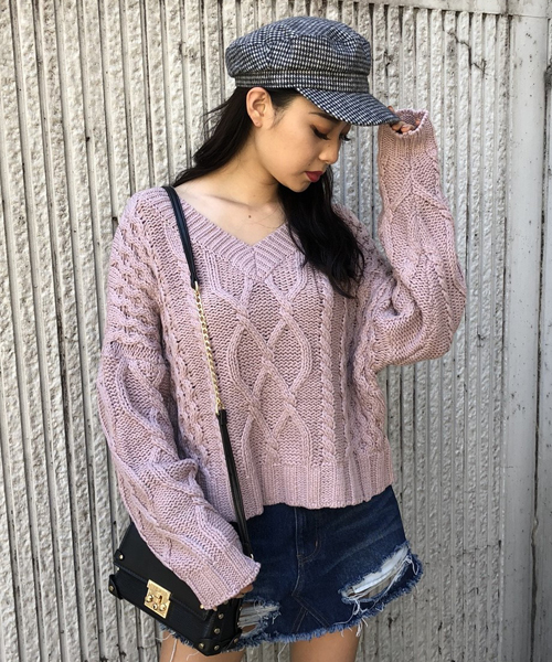 ENVYM（アンビー）の「ルーズダブルＶネックＫＮＩＴ（ニット/セーター・レディース・ブラック/ベージュ/ピンク/キャメル・FREE）」の4枚目の写真