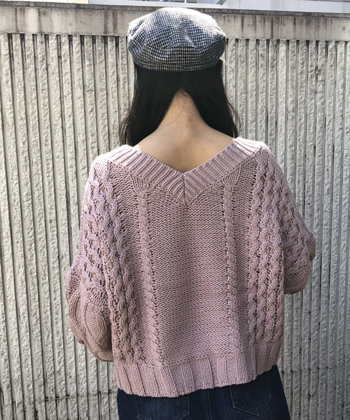 ENVYM（アンビー）の「ルーズダブルＶネックＫＮＩＴ（ニット/セーター・レディース・ブラック/ベージュ/ピンク/キャメル・FREE）」の5枚目の写真