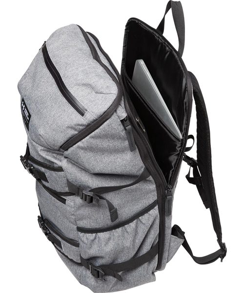 UNDER ARMOUR（アンダーアーマー）の「メンズトレーニングバックパック / クールバックパック 30L（バックパック/リュック・メンズ・ヘザーグレー/ブラック・ONESIZE）」の9枚目の写真