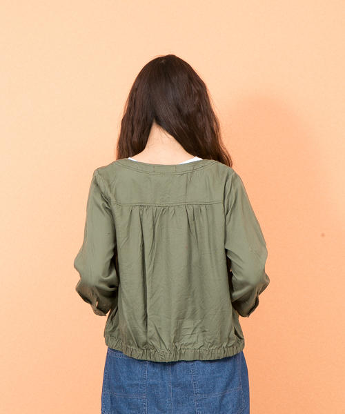 MARBLE WALTS（マーブルワルツ）の「ノーカラーカジュアルジャケット（ブルゾン・レディース・ベージュ/カーキ/サックスブルー/ブルー・M/L）」の15枚目の写真