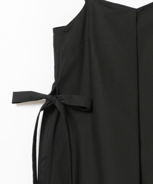 Ray BEAMS(レイビームス)の「Ray BEAMS / サイド スリット サロペット ワンピース(ワンピース・レディース・ブラック/ベージュ・ONE SIZE)」の9枚目の写真