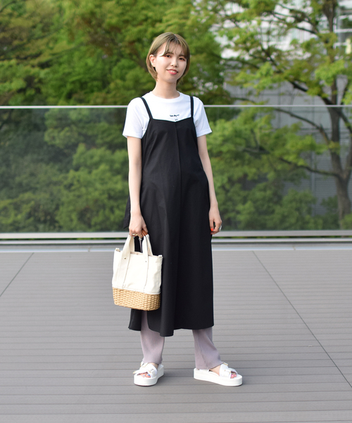 Ray BEAMS(レイビームス)の「Ray BEAMS / サイド スリット サロペット ワンピース(ワンピース・レディース・ブラック/ベージュ・ONE SIZE)」の18枚目の写真