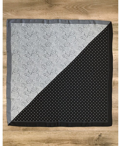 Niell（ニール）の「シルクタッチ大判スカーフ/総柄/ユニセックス（バンダナ/スカーフ・メンズ・ベージュ/ネイビー/ホワイト系その他/ブラウン系その他/ブラック/その他2/その他5/その他6/その他3/その他1/その他4・FREE）」の21枚目の写真