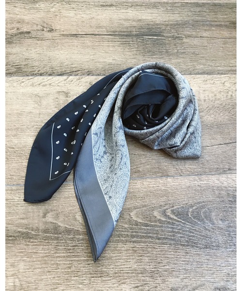 Niell（ニール）の「シルクタッチ大判スカーフ/総柄/ユニセックス（バンダナ/スカーフ・メンズ・ベージュ/ネイビー/ホワイト系その他/ブラウン系その他/ブラック/その他2/その他5/その他6/その他3/その他1/その他4・FREE）」の22枚目の写真