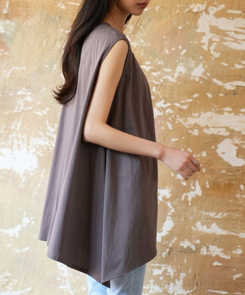 SAISON DE PAPILLON（セゾンドパピヨン）の「ノースリーブクルーネックカットソー（Tシャツ/カットソー・レディース・チャコール/グリーン/ホワイト/ベージュ/ブルー/ブラック/ネイビー/キャメル/グレー/ピンク・S/M/L/XL）」の17枚目の写真