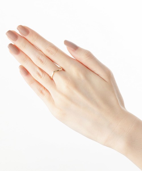 COCOSHNIK(ココシュニック)の「K10アシンメトリー Vリング(リング・レディース・ホワイト系その他7・12号/14号/10号)」の8枚目の写真