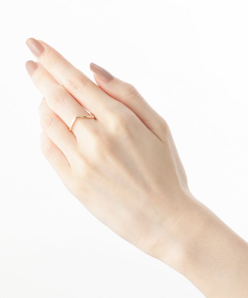COCOSHNIK(ココシュニック)の「K10アシンメトリー Vリング(リング・レディース・ホワイト系その他7・12号/14号/10号)」の9枚目の写真