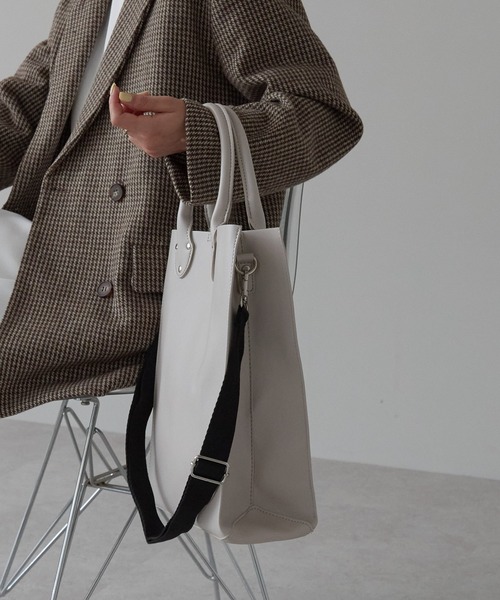 POUTOJOURU(ポートジュール)の「【ポートジュール】 レザー クラシック縦型トートバッグ ZOZOTOWN限定(トートバッグ・レディース・ブラック/ブラウン/グレー/グレイッシュブルー/ベージュ/グリーン/モカ・FREE)」の19枚目の写真