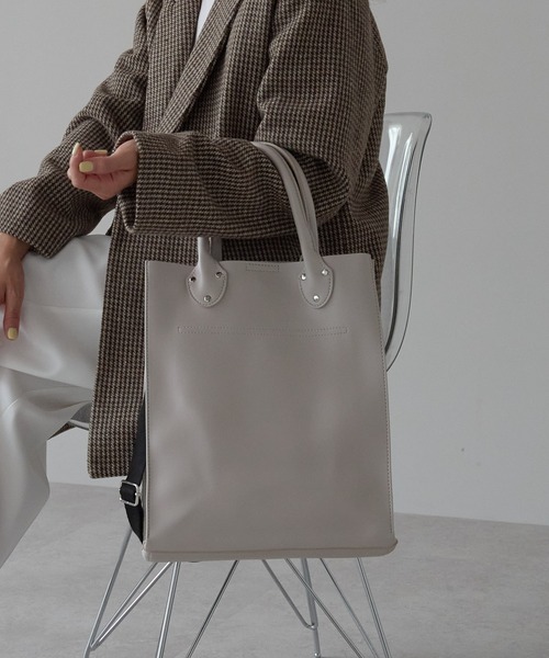 POUTOJOURU(ポートジュール)の「【ポートジュール】 レザー クラシック縦型トートバッグ ZOZOTOWN限定(トートバッグ・レディース・ブラック/ブラウン/グレー/グレイッシュブルー/ベージュ/グリーン/モカ・FREE)」の18枚目の写真