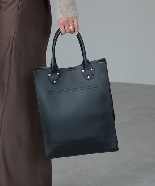 DIESEL 縦型トートバッグ DIESEL ディーゼル トートバッグ Dロゴ 縦型トート ブラック