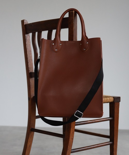 POUTOJOURU(ポートジュール)の「【ポートジュール】 レザー クラシック縦型トートバッグ ZOZOTOWN限定(トートバッグ・レディース・ブラック/ブラウン/グレー/グレイッシュブルー/ベージュ/グリーン/モカ・FREE)」の16枚目の写真