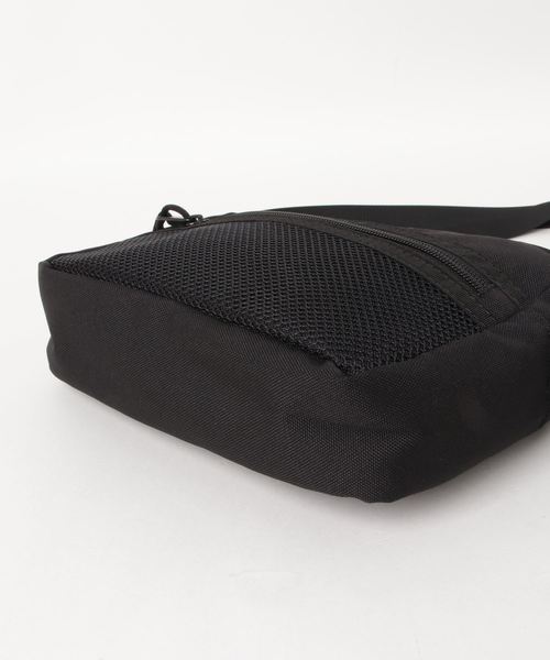 BEN DAVIS(ベンデイビス)の「《BEN DAVIS》WIDE MESH SHOULDER WIDE MESH SHOULDER(ショルダーバッグ・メンズ・ブラック×ブラック/ブラック×パープル/ブラック×レッド/ブラック×イエロー・FREE)」の7枚目の写真